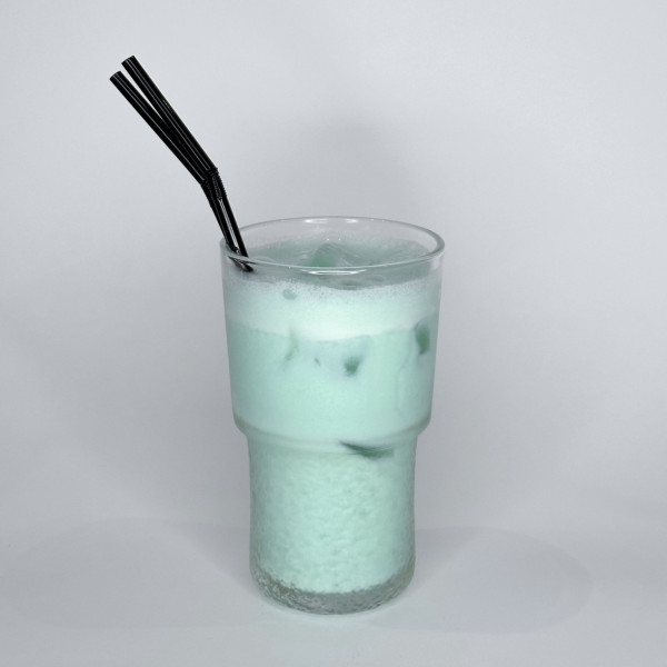 Молоко (водка, бейлис, сливки, сок ананас) Молоко (водка, бейлис, сливки, сок ананас)